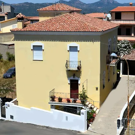 Bed & Breakfast B&B Oliena 3*